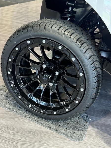 2024 E-Z-GO Freedom® RXV® ELiTE™ Lithium Bright White - Image 6