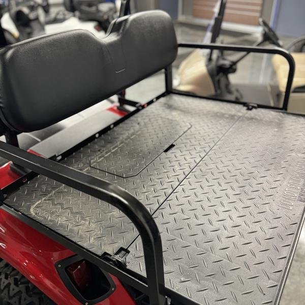 2024 E-Z-GO Freedom® RXV® ELiTE™ Lithium Inferno Red - Image 3