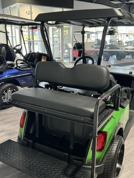 2018 E-Z-GO RXV® ELiTE - Image 2