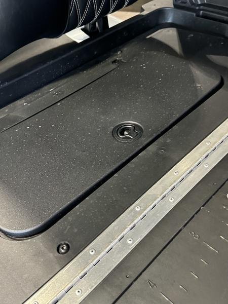 2024 E-Z-GO Freedom® RXV® ELiTE™ Lithium Bright White - Image 7