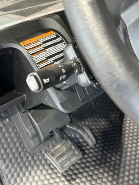 2024 E-Z-GO Freedom® RXV® ELiTE™ Lithium Bright White - Image 3