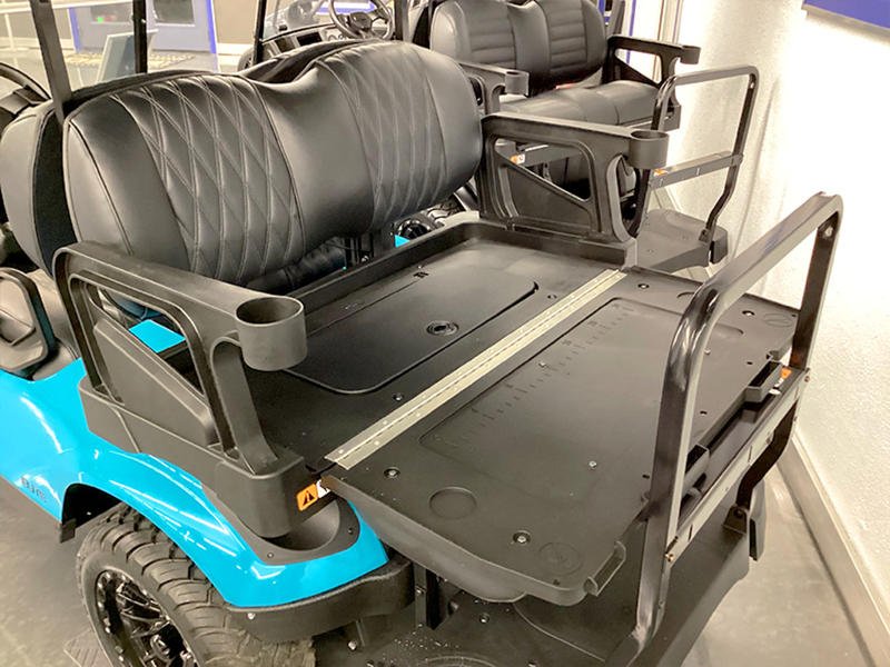 2024 E-Z-GO Express™ S4 ELiTE™ Lithium Electric Blue - Image 6