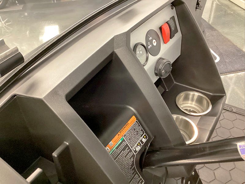 2024 E-Z-GO Express™ S4 Gas Black - Image 5