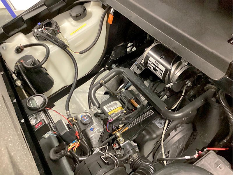 2024 E-Z-GO Express™ S4 Gas Black - Image 3