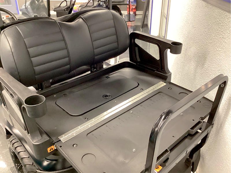 2024 E-Z-GO Express™ S4 Gas Black - Image 8