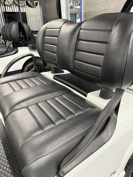 2025 E-Z-GO Freedom® RXV® ELiTE Lithium Bright White - Image 11