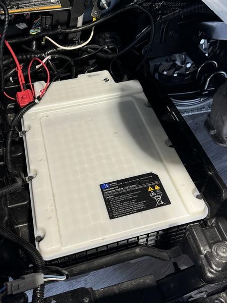 2024 E-Z-GO Freedom® RXV® ELiTE™ Lithium Bright White - Image 10