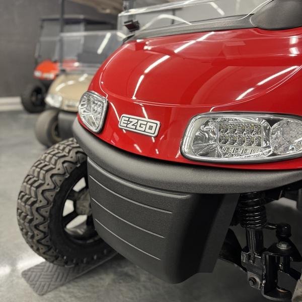 2024 E-Z-GO Freedom® RXV® ELiTE™ Lithium Inferno Red - Image 11