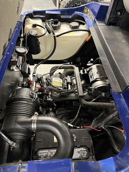 2025 E-Z-GO Express 4 Gas Electric Blue - Image 10