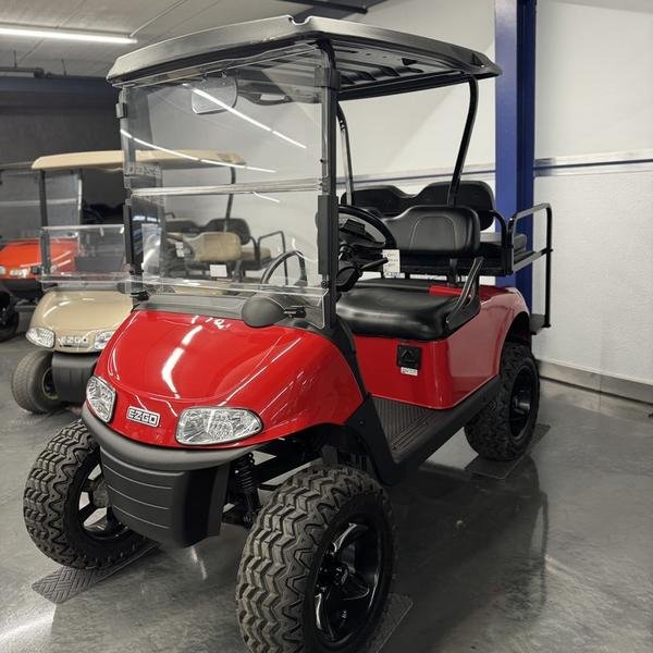 2024 E-Z-GO Freedom® RXV® ELiTE™ Lithium Inferno Red