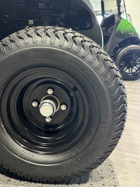 2024 E-Z-Go Valor® EX1 Gas Platinum - Image 2