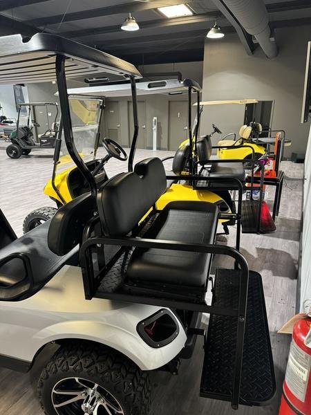 2017 E-Z-GO TXT Gas - Image 8