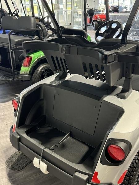 2024 E-Z-Go Valor® EX1 Gas Platinum - Image 4